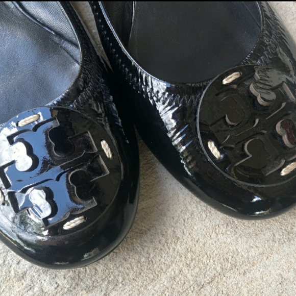 Tory Burch Reva Black Patent Logo Flat Cinch 8 - Picture 6 of 10